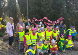 Pamiątkowe zdjęcie z panią Dyrektor