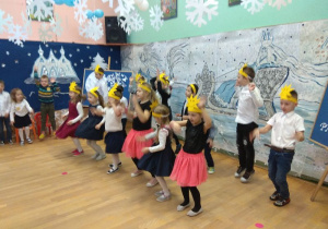 Taniec wykonany przez dzieci z grupy Motylki