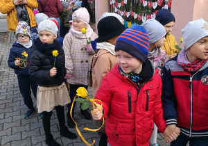 Dzieci z różyczkami