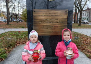 "Plastusie" pod pomnikiem Józefa Piłsudskiego