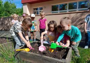 Wspólna praca dzieci